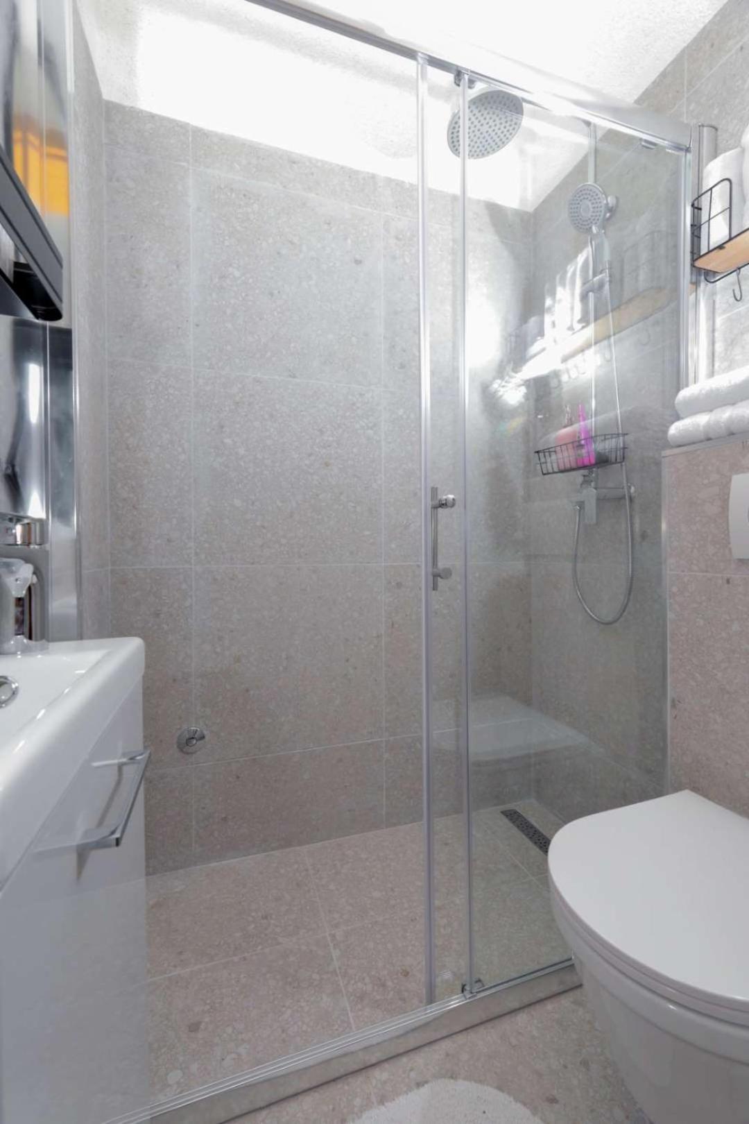 Apartments Lovric トロギール エクステリア 写真