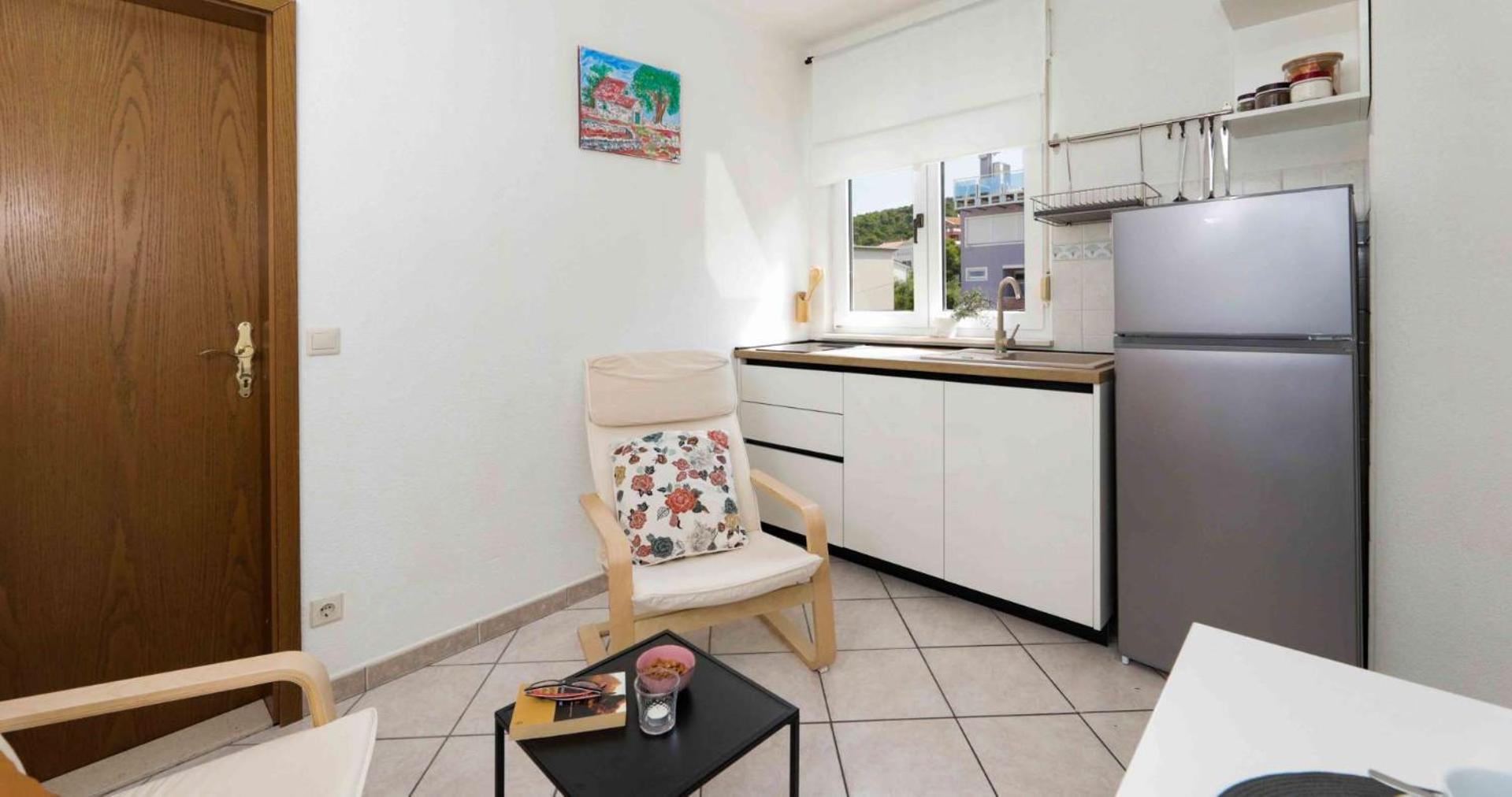 Apartments Lovric トロギール エクステリア 写真